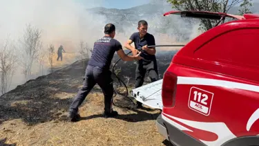 Antalya'da otluk alanda yangın çıktı