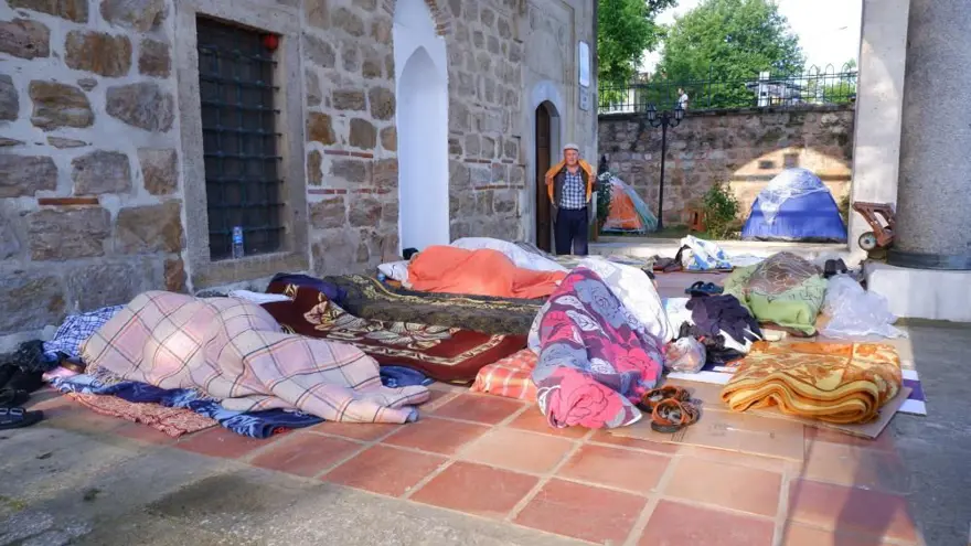 Edirne’yeKırkpınar akını: Otellerde yer bulamayanlar bahçelerde sabahladı 4