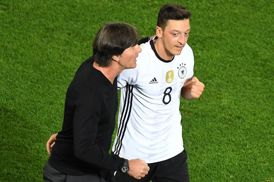 LÖW: MESUT ÖZİL HAYRANIYIM 8