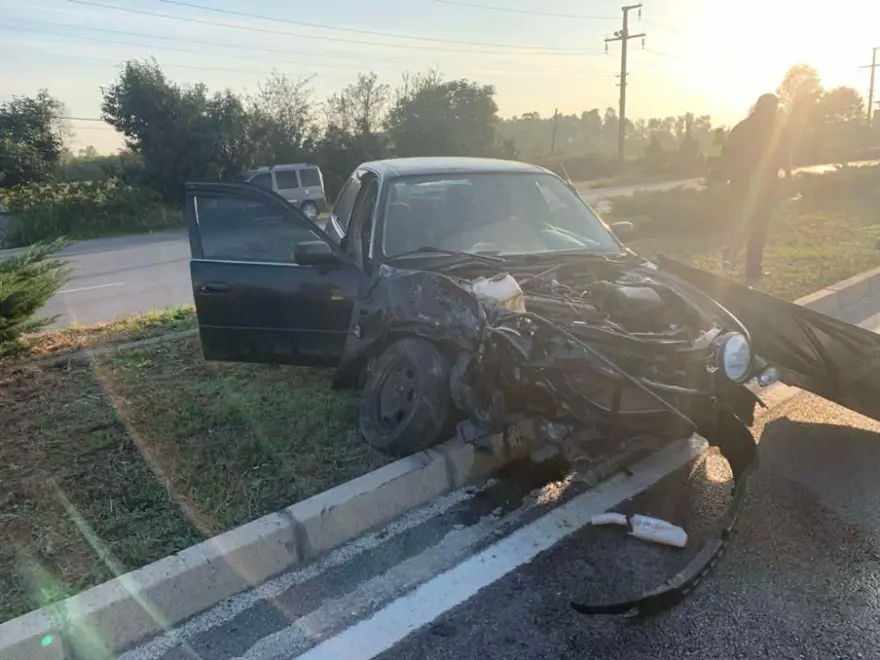 Otomobil, öğrenci servisi ile çarpıştı: 5 yaralı 3