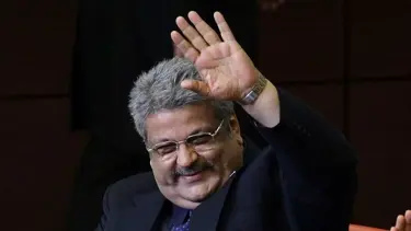 Türk müziğinin güler yüzü Osman Yağmurdereli anılıyor
