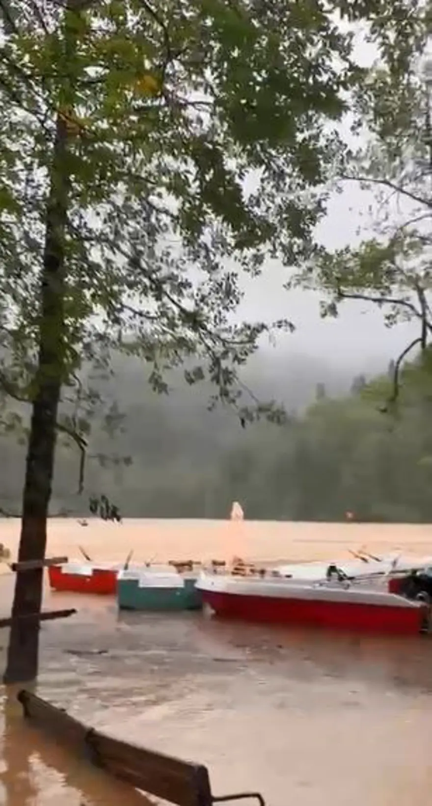 KARAGÖL'E GİRİŞLER KAPATILDI 13