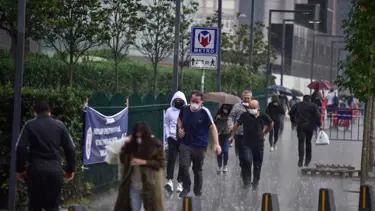 Hava durumu: İstanbul'da sıcaklık düştü, kuvvetli yerel yağışlara dikkat!