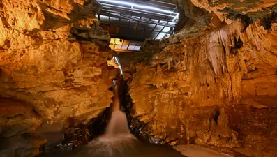 8 milyon yılda oluştuğu tahmin ediliyor. Hala keşfedilmemiş yerleri var