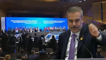 İsrail Cumhurbaşkanı konuşmasına başladı, Bakan Fidan dahil birçok kişi salonu terk etti