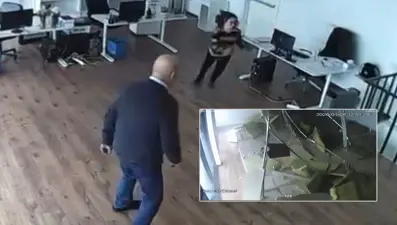 Bursa'da plazanın tavanı çöktü. Facia kıl payı atlatıldı 