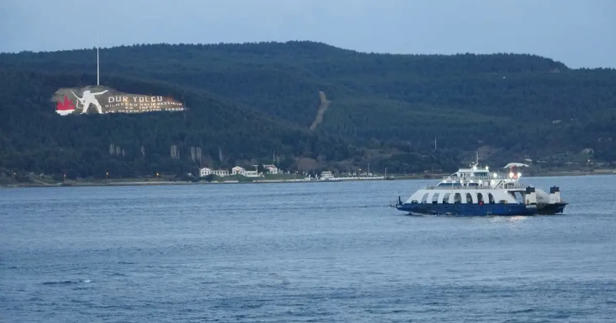 Bozcaada ve Gökçeada'ya bazı feribot seferleri iptal edildi