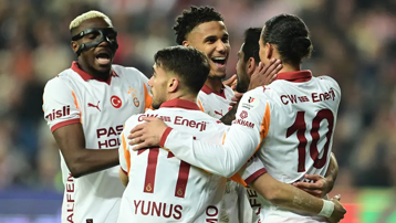 Galatasaray, Rize deplasmanında, ilk 11'ler belli oldu