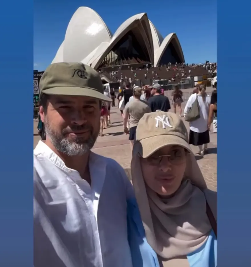 Gamze Özçelik eşi Reshad Strik'in memleketi Avustralya'ya gitti 1 Gamze Özçelik eşi Reshad Strik'in memleketi Avustralya'ya gitti 1