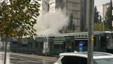 Gaziantep'te tramvaya yıldırım isabet etti