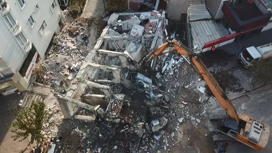 Gebze’de enkazdan kurtulan Dilara’ya acı haber verildi