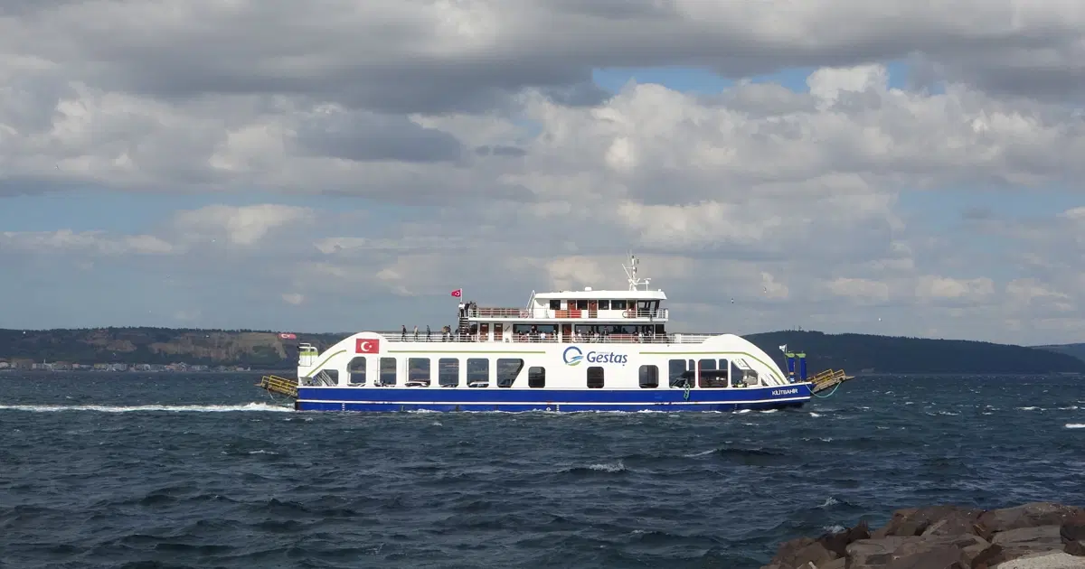 Ege'de fırtına. Gökçeada feribot seferlerinde iptaller var