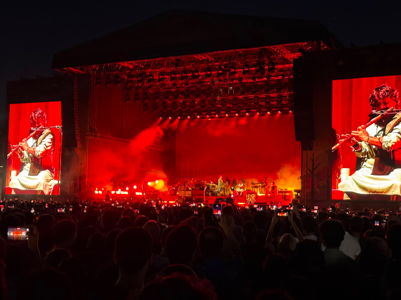 İstanbul'da Gorillaz rüzgarı. Solist Albarn'dan hayranlarına sürpriz