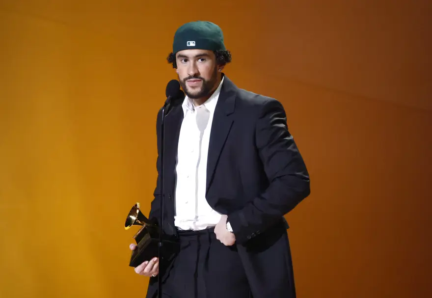 BAD BUNNY, SABRINA CARPENTER 3