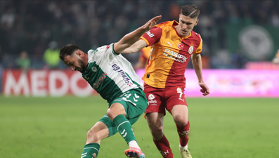 "Okyanusu geçip derede boğulmak" Spor yazarları Galatasaray yenilgisini yazdı