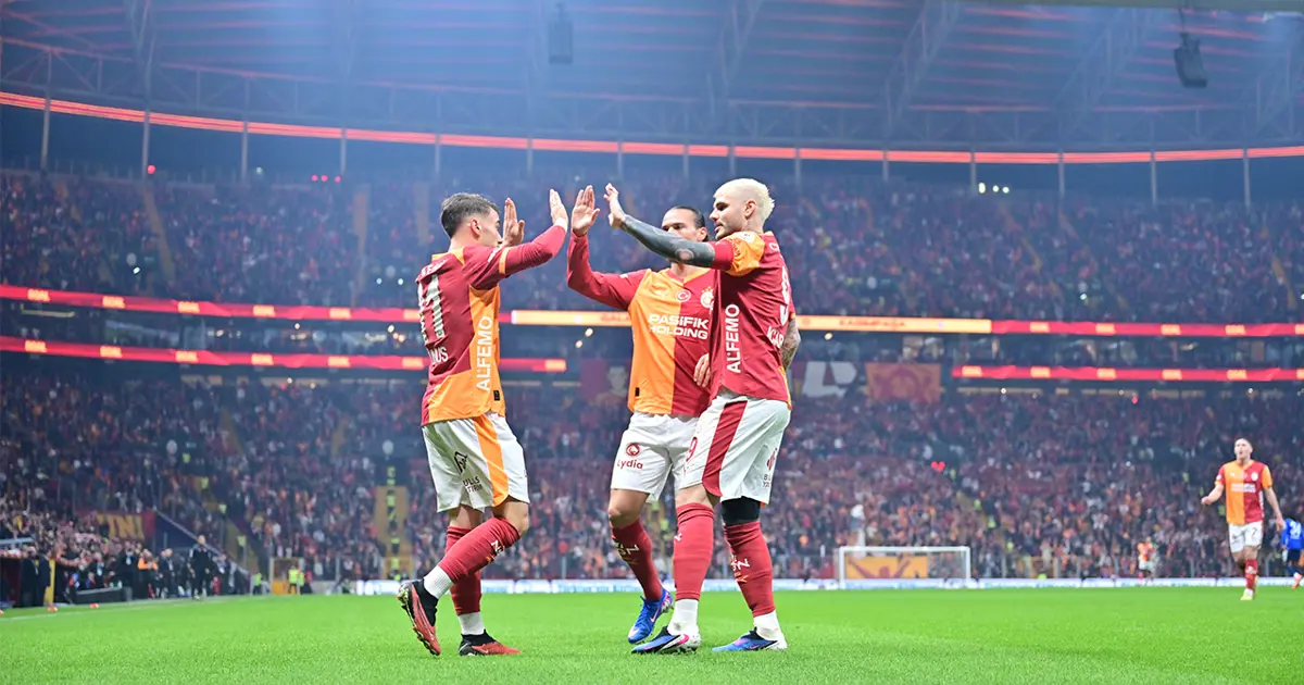 "Zirvenin hakimi" (22 Aralık 2025 spor manşetleri)