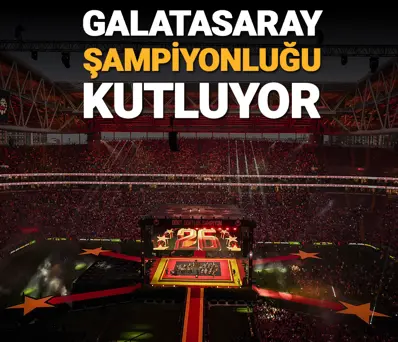 Futbolcular tek tek sahneye çıkıyor