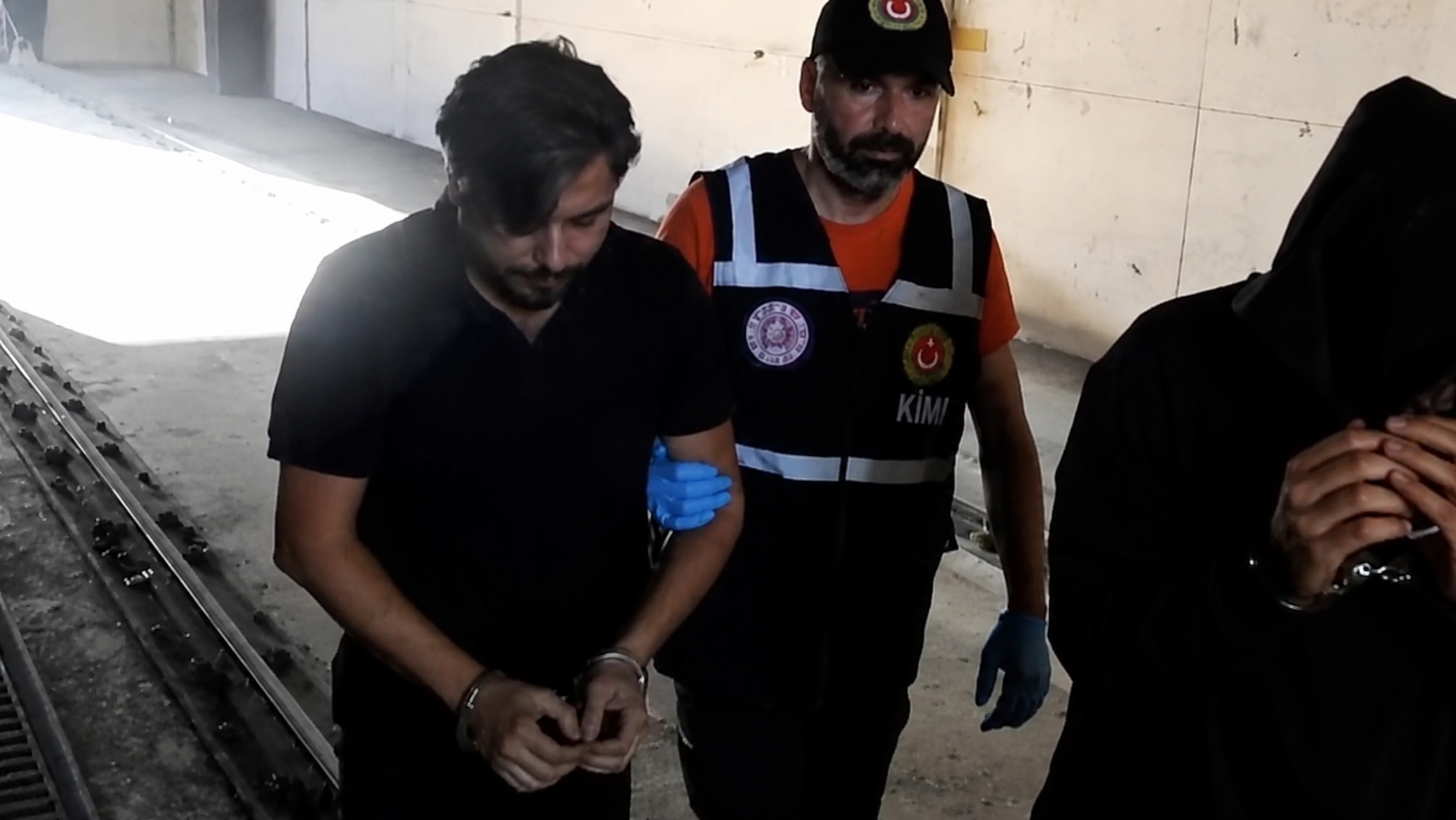 YouTuber Arif Kocabıyık, yurt dışına kaçmaya çalışırken TIR dorsesinde yakalandı