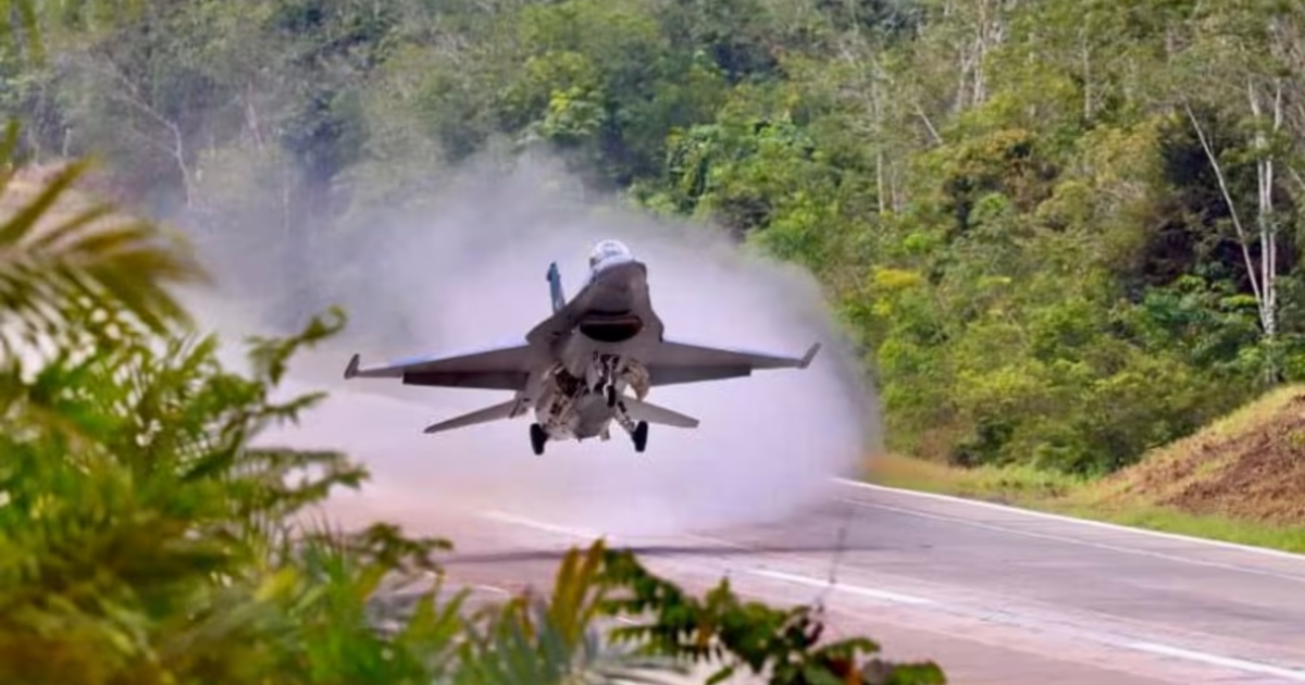 Otoyollar pist olacak. Endonezya adalarını uçak gemisine dönüştürüyor
