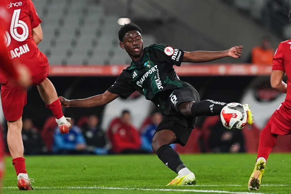 Kocaelispor'da Habib Keita krizi. Aşık oldu, kulübü terk etti