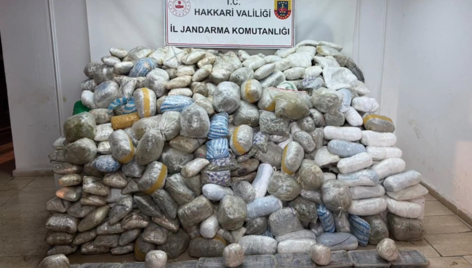 Zehir tacirlerine operasyon. Kilolarca uyuşturucu ele geçirildi