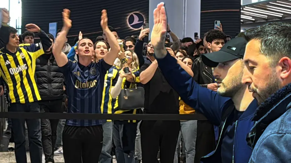 Havalimanında duygusal anlar: Domenico Tedesco İstanbul'a veda etti