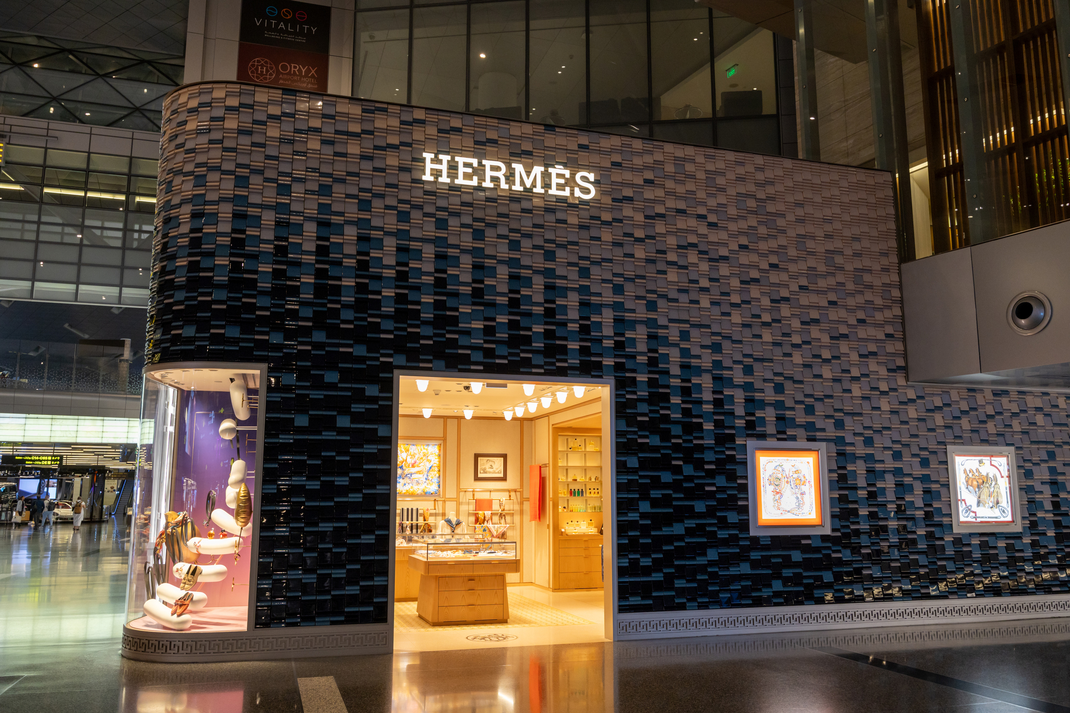 Hermes hisseleri çakıldı
