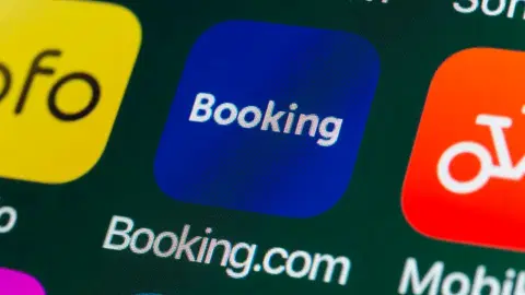 Booking, Expedia ve Airbnb'ye taze kurallar. Teklif komisyondan geçti