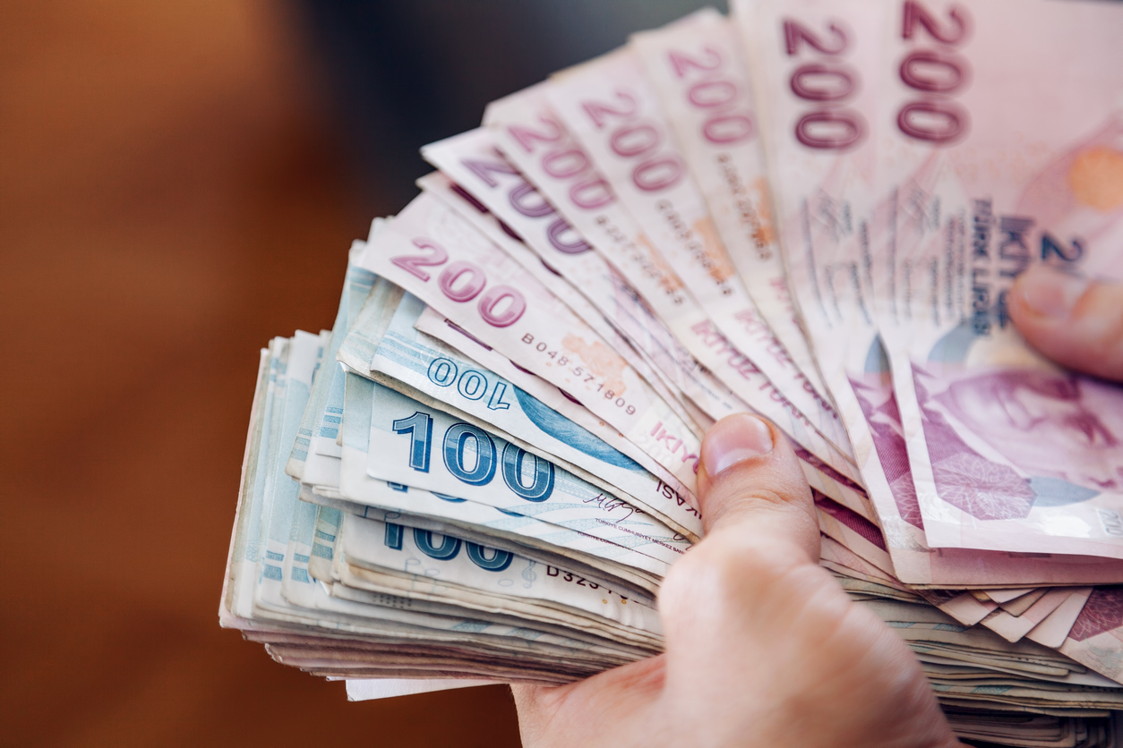 Düşük maaşla çalışanlara kötü haber. Kısıtlama geldi, yürürlüğe girdi