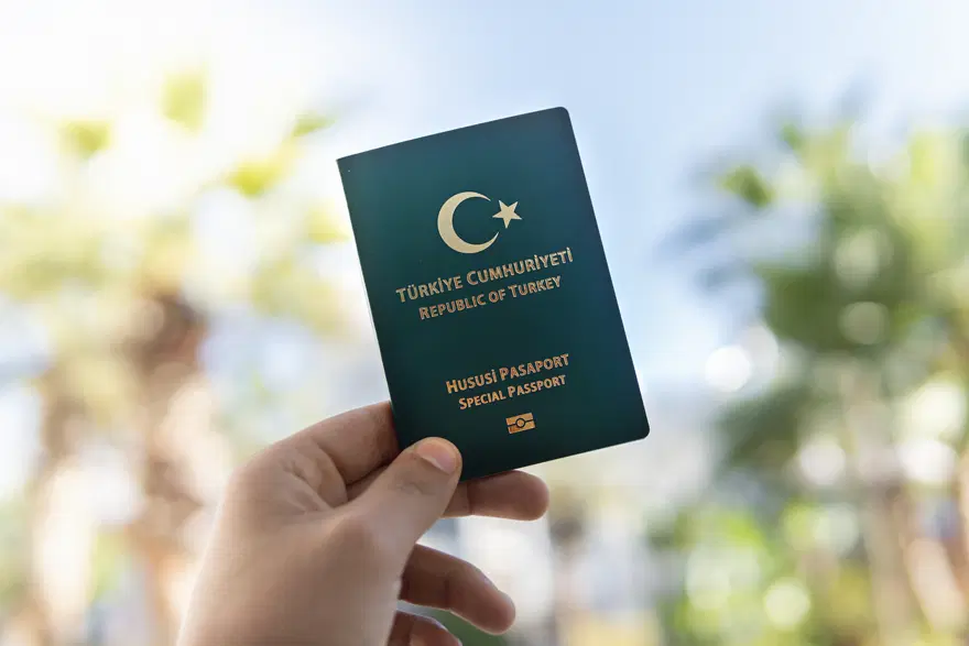 Bakan Çiftçi şartları açıkladı. Bu kişiler de yeşil pasaport alabiliyor 1