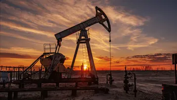 Hürmüz Boğazı açıldı, petrol çakıldı