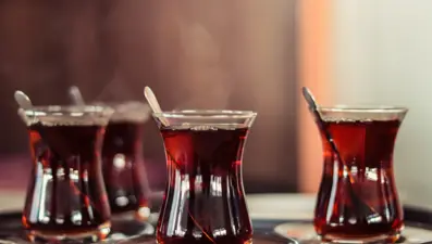 Çay tiryakilerini ikiye bölen demleme yöntemi. Lezzetini artırmanın gizli formülü