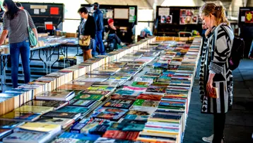 Yazarlar yapay zekayı protesto ederek içi boş kitap yayınladılar