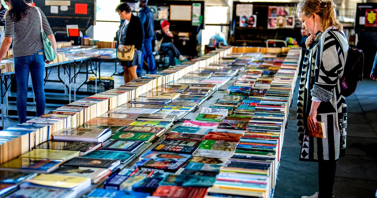 Yazarlar yapay zekayı protesto ederek içi boş kitap yayınladılar