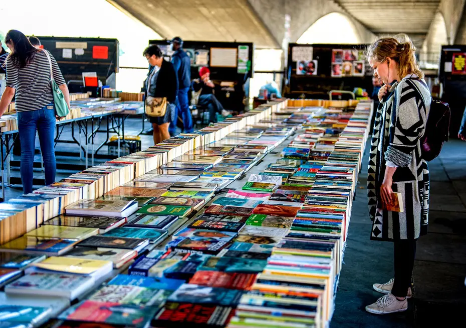 Yazarlar yapay zekayı protesto ederek içi boş kitap yayınladılar