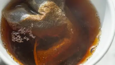 Havalar soğuyunca talep arttı: Herkes faydalı diye içiyor ama sağlığa birçok zararı var