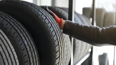 Zorunlu kış lastiği uygulaması başladı: Fiyatları ne kadar?