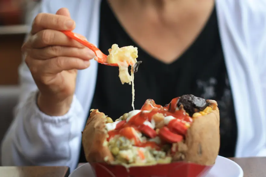 Midye ve kumpir zehirler mi? Uzmanlar anlattı: "Açıkta görürseniz almayın." 