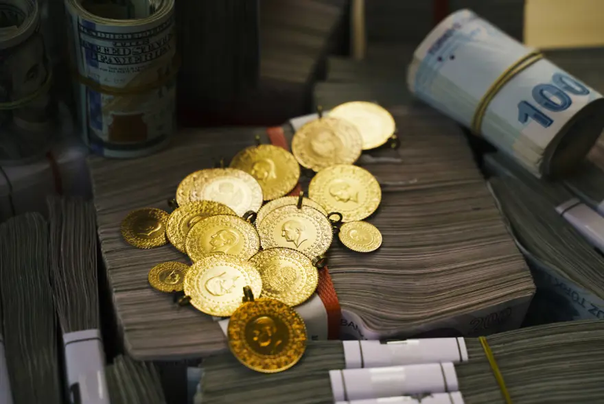 Текущие цены на золото 11 ноября 2025 г.: Каковы цены покупки и продажи граммов, четвертаков, половинок, республиканских и полных золотых монет?