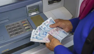 Bankalar kesenin ağzını açtı, emekli maaşını taşıyana müjde. Emekliye 32 bin TL promosyon fırsatı