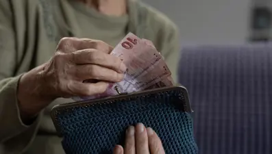 Milyonlarca emekli bu tarihi bekliyor. 4000 TL bayram ikramiyeleri ne zaman hesaplara yatacak?