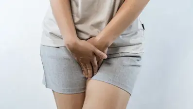 İş görüşmesinde 240 kadına idrar söktürücü verildi. Kadınlar tuvaletlerden uzakta gezdirildi.  