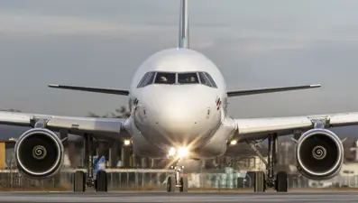 Dünyanın en çok satan uçağında yazılım sorunu uçuşları aksatıyor. THY güncellemeye başladı