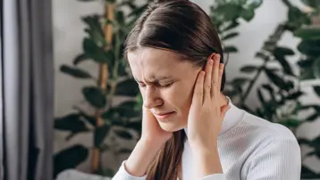 Yüzünüzü yıkarken bile tetiklenebilir: Yanak ve göz bölgesinde ağrısı olanlar dikkat