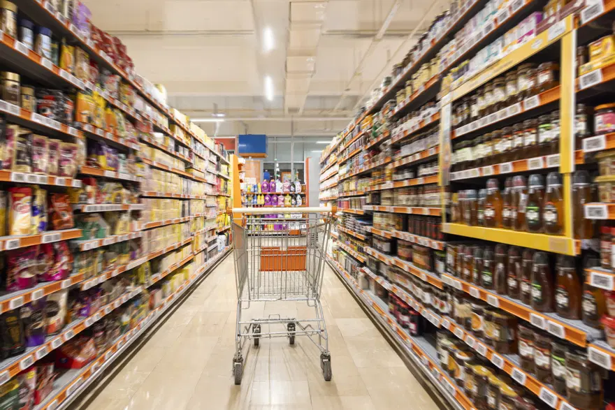 Dev marketin satışına şartlı onay. Onlarca market kapatılacak 