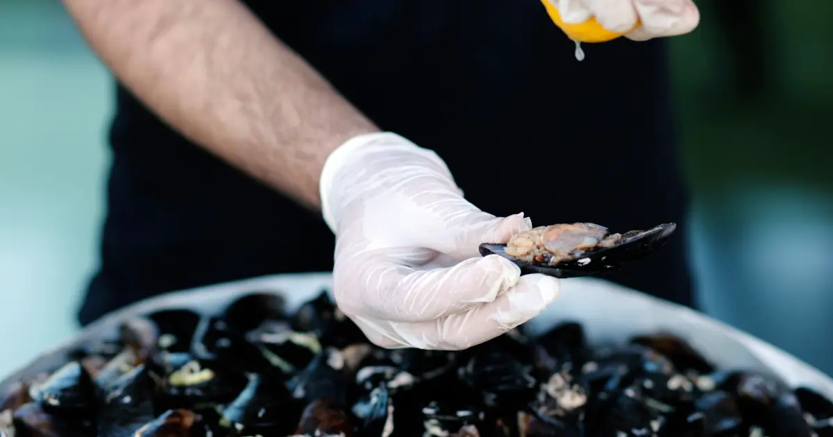 Midye ve kumpir zehirler mi? Uzmanlar anlattı: "Açıkta görürseniz almayın."