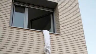 Fransa’da iki mahkum çarşaflarla firar etti