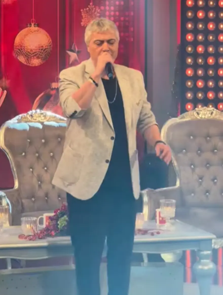 İbo Show Yılbaşı Özel'de sürpriz konuklar. Asena ile İbrahim Tatlıses seneler sonra buluştu 4