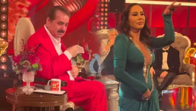 İbo Show Yılbaşı Özel'de sürpriz konuklar. Asena ile İbrahim Tatlıses seneler sonra buluştu