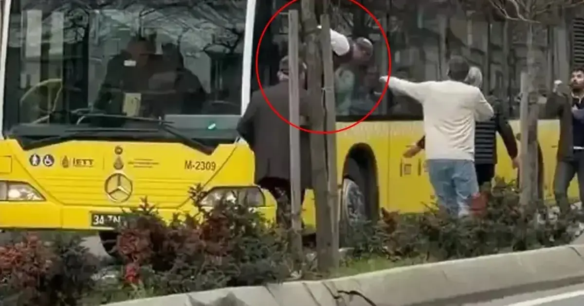 İETT şoförü, otobüsün camından çıkarak trafikte kavga etti